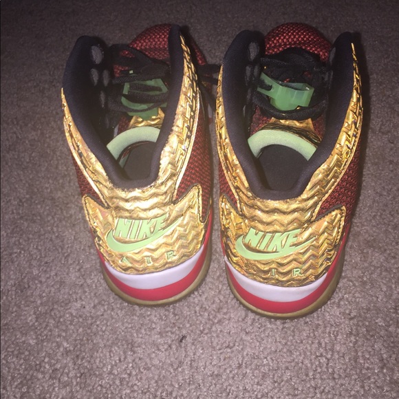 Jordan Retro High Tops - Picture 2 of 4